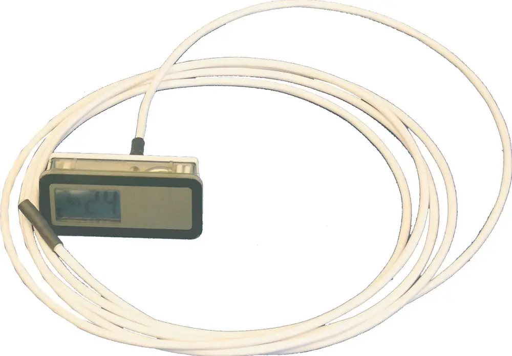 Digitalthermometer mit Anzeige und Kabel, geeignet für die Verwendung mit Pufferspeichern, hergestellt von Bosch.